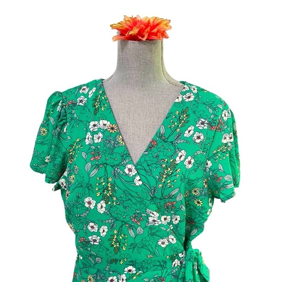 AUW Green Floral Short Sleeve Wrap Dress Womens
Size Large - Picture 7 of 16